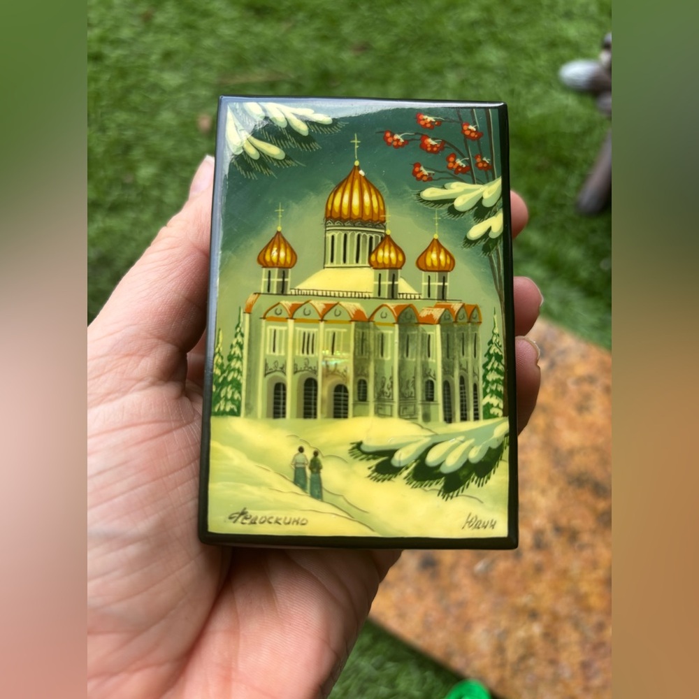 FEDOSKINO Hand-Painted Russian Lacquer Box w/ Gold Gorgeous Architecture MOP
